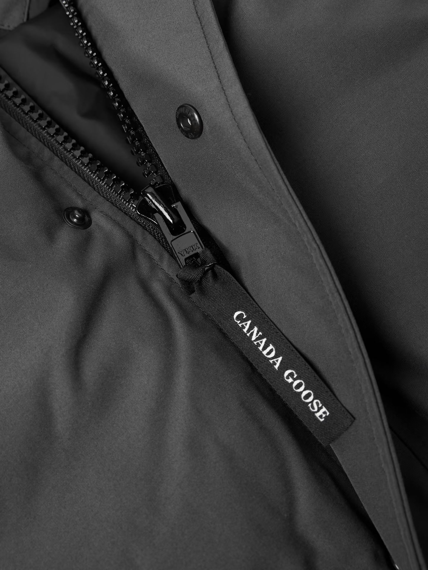 CANADA GOOSE
Chilliwack Arctic Tech® Hooded Down Jacket